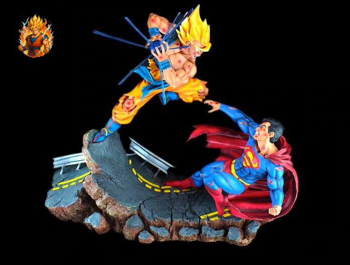 Goku vs. Superman Sammlerfigur